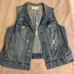 Jean distressed vest